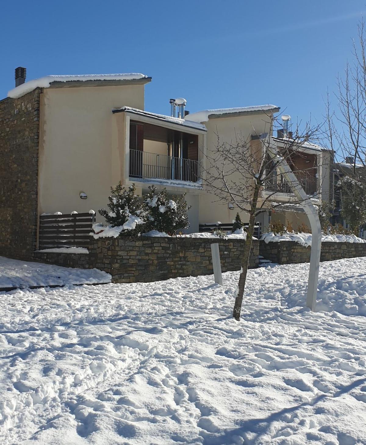Chalet Adosado Entero, Bbq Y Piscina Comunitaria ซาบิญานิโก ภายนอก รูปภาพ