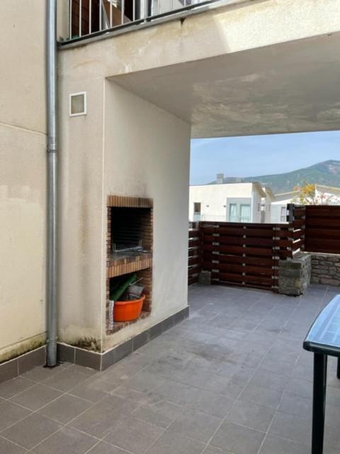 Chalet Adosado Entero, Bbq Y Piscina Comunitaria ซาบิญานิโก ภายนอก รูปภาพ